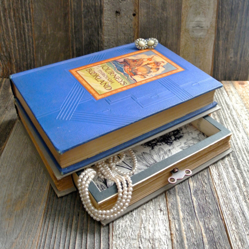 Стари книги, превърнати в уникални кутии за бижута | highviewart.com