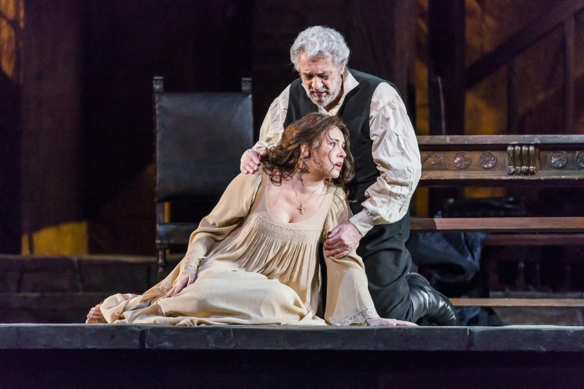 БГ дизайнери обличат Соня Йончева на концерта с Пласидо Доминго