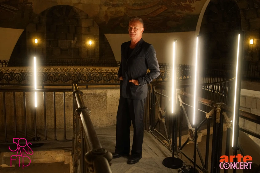 Стинг с интимен концерт в Пантеона в Париж