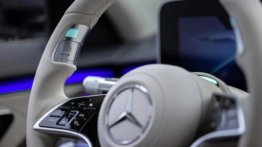 DRIVE PILOT на Mercedes-Benz е първата в света система за условно автоматизирано шофиране, която получи международно одобрение