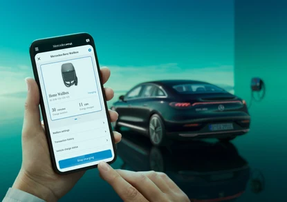 Новата Mercedes-Benz Wallbox станция зарежда автомобила дистанционно