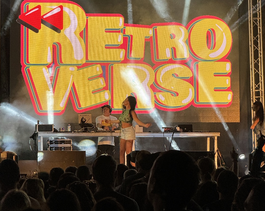 Луди танци, фаст фууд каравани и атракции възродиха 90-те по време на RETROVERSE - RETRO LOVERS FEST