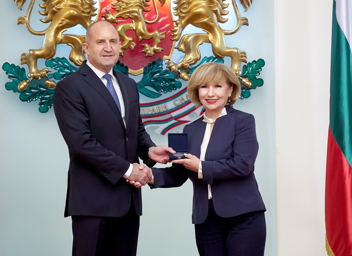 Ваня Монева удостоена с Почетен знак на президента