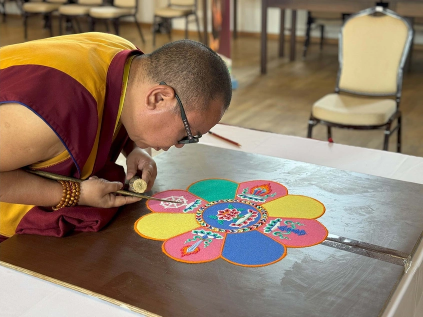 Монаси на Далай Лама пристигат в Бургас