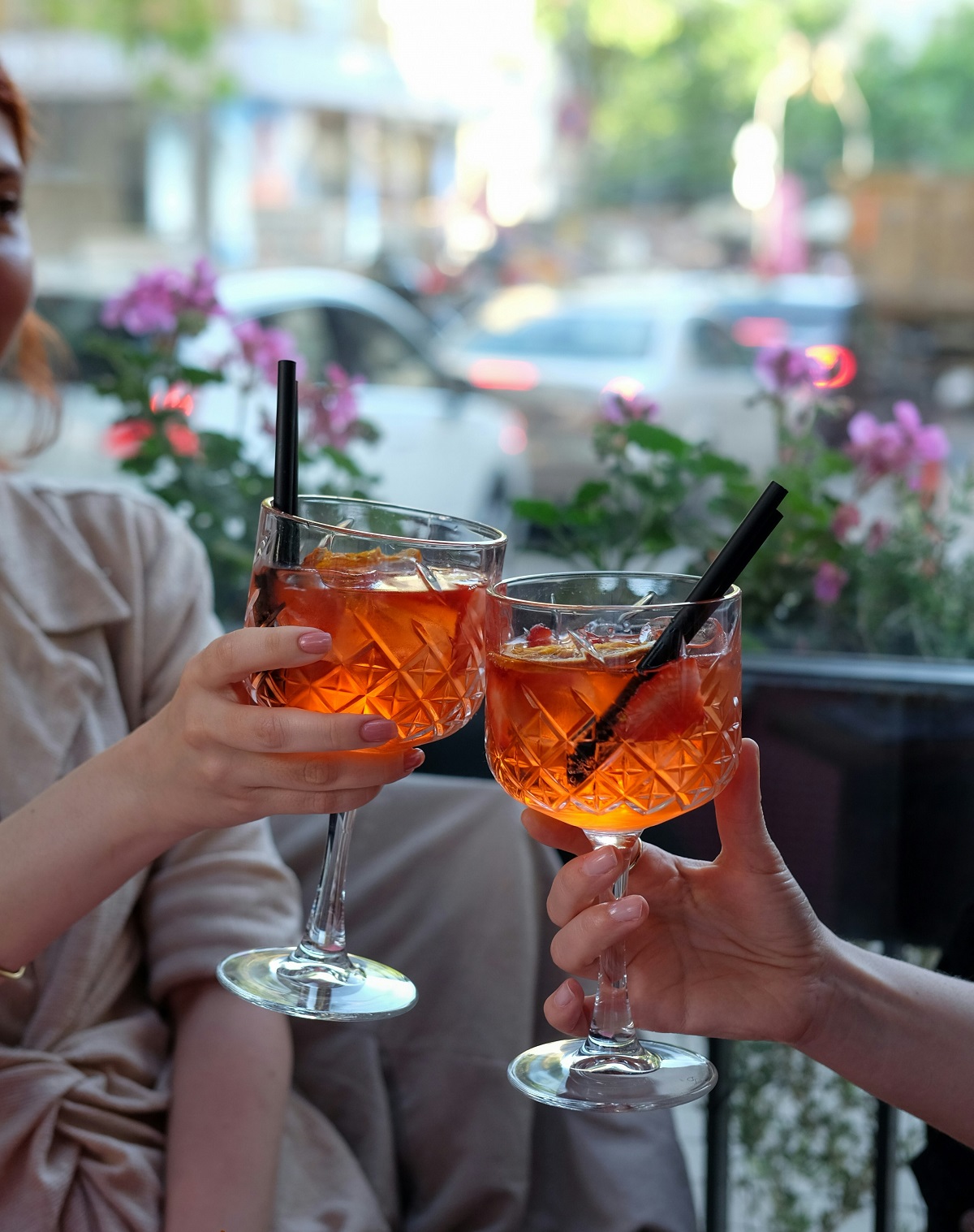 Живата симфония на залеза в чаша или как да се насладим на Aperol Spritz