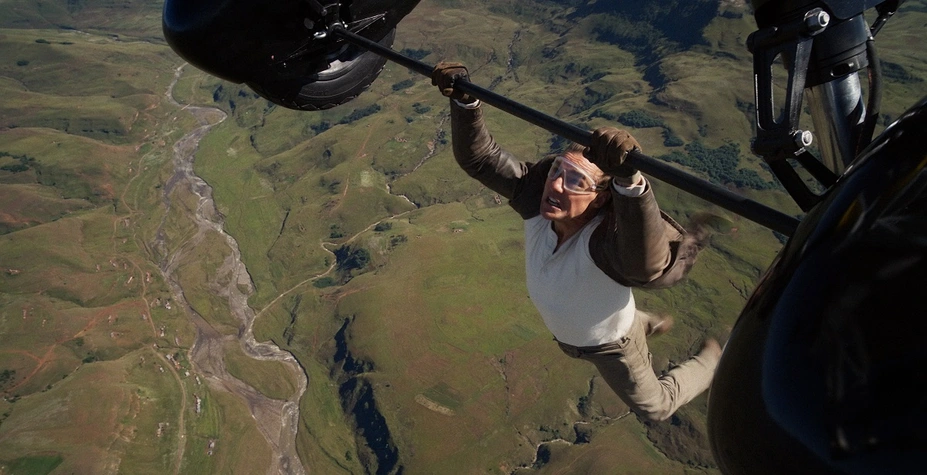 Том Круз е удостоен с рекорд на Гинес за каскадите си в ''Mission: Impossible – The Final Reckoning''