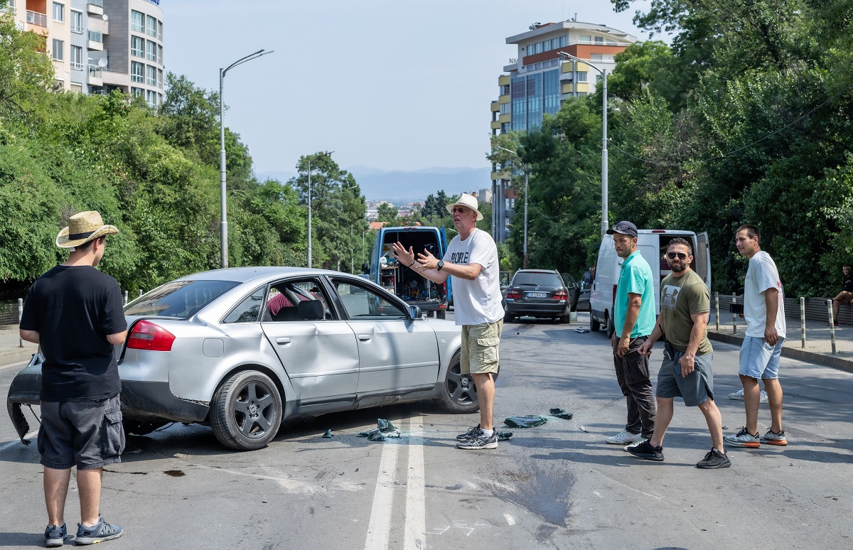 Зрелищни каскади и много екшън в „Под прикритие 6“ 