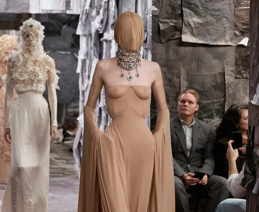 Дебютът на Глен Мартенс за Maison Margiela е нещо, което ще остане за поколенията