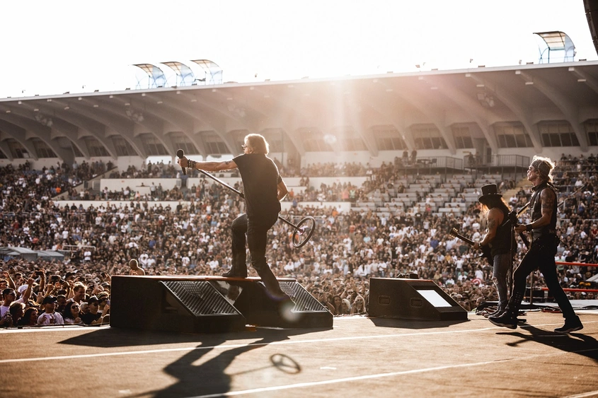 Концертът в София доказа, че магията на Guns N' Roses не е просто спомен от миналото, а пулсираща, жива сила