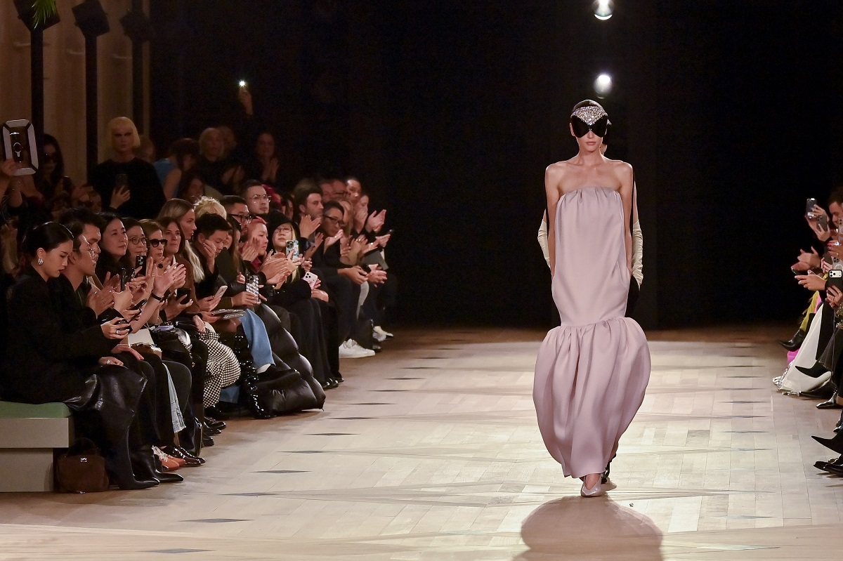 Ревюто "Heartbeat": Новият пулс на Balenciaga и дебют за Пиерпаоло Пичоли