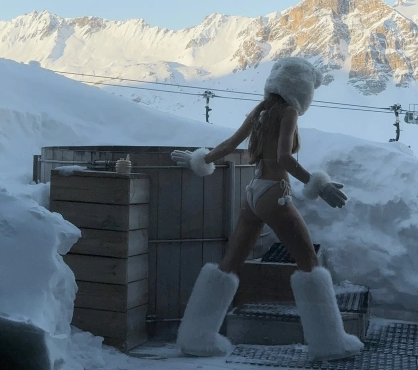 Месечният хороскоп на High View Art за януари 2026 година