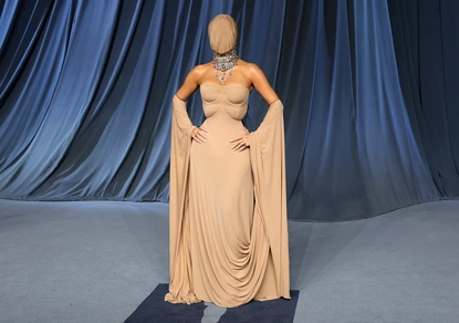 Ким Кардашиян в Maison Margiela на 5-ата годишна гала вечер на музея на Академията 