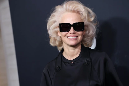 Памела Андерсън бе удостоена като ''Икона на красотата'' на наградите за стил на WWD 2026