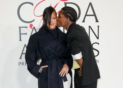 Майка и икона: Риана завладя CFDA 2025 с визия в подкрепа на A$AP Rocky