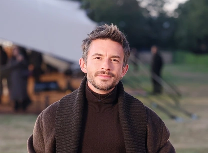 Джонатан Бейли е най-сексапилният мъж на света за 2025 г. според списание People