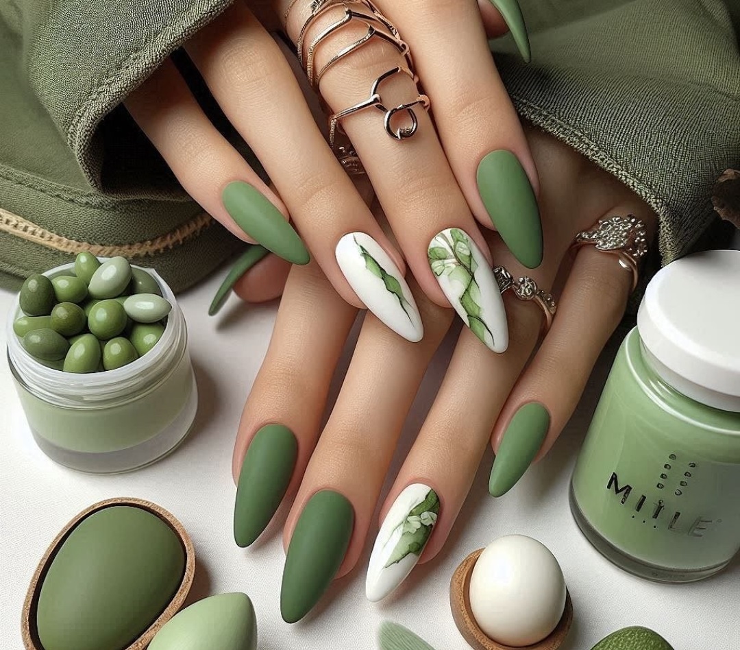 Зимен маникюр 2025: Тенденции за маникюр и цветове лак, които ще обикнем