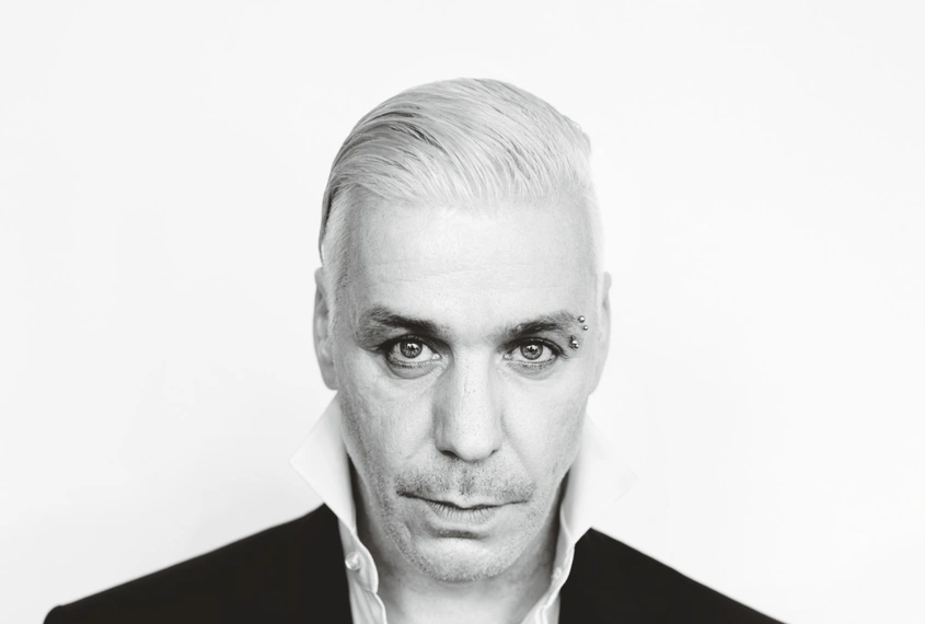 Издателство ''Скрибенс'' представя ''100 стихотворения'' от Тил Линдеман – поезията на легендарния фронтмен на Rammstein за първи път на български език