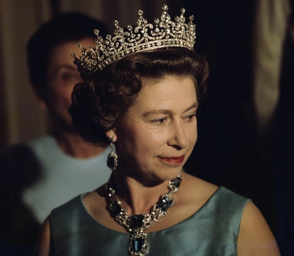 Най-голямата изложба, посветена на гардероба на кралица Елизабет, ще бъде представена в Бъкингамския дворец през 2026 г.