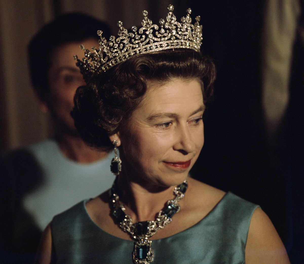 Най-голямата изложба, посветена на гардероба на кралица Елизабет, ще бъде представена в Бъкингамския дворец през 2026 г.