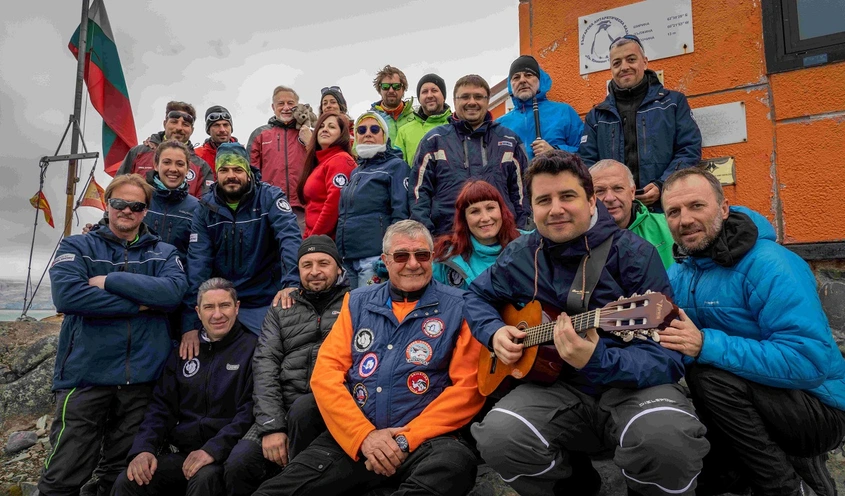 Премиера на ''Антарктида" – голямата енциклопедия на проф. Христо Пимпирев и Иглика Трифонова