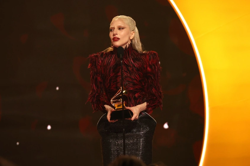 Лейди Гага спечели наградата за най-добър поп албум на наградите ''Грами'' и призова жените в музиката да ''се борят за своите песни''