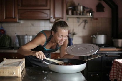 Вкусът на Франция у дома: Пиле ''Маренго'' с бяло вино и билки