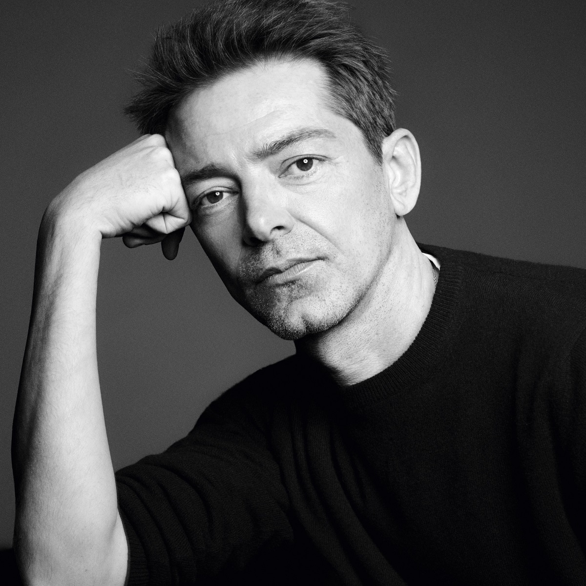 Versace обяви Питър Мюлиер за новия творчески дизайнер начело на къщата 