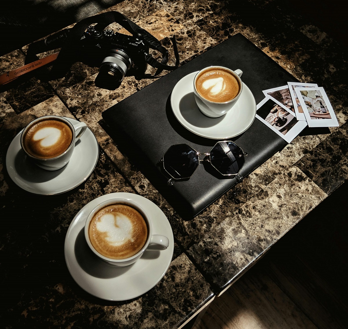 Защо най-добрите разговори се случват вкъщи (с чаша кафе)