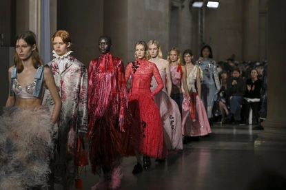 Erdem отбеляза 20-ата годишнина на марката с колекция наречена ''Въображаемият разговор''