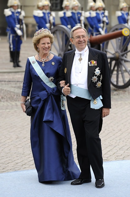 Крал Константинос II Гръцки, монархически връзки и любов