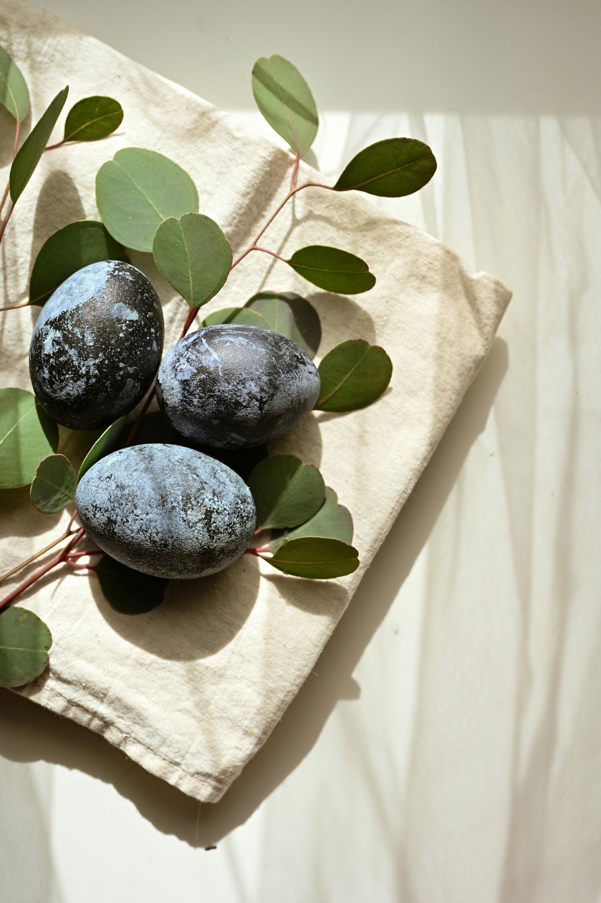 Изкуството да боядисваш яйца - идеи, които превръщат Великден в преживяване